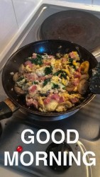 I went to the market one morning and brought back ingredients for a hearty omelette: ham, spinach, and mushroom. However, the pans in my apartment are all non-stick, so my omelette became a scramble... :D